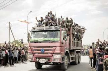 إثيوبيا تسقط .. وسائل إعلام : مسلحو تيجراي يستولون على مدينة دبري سينا
