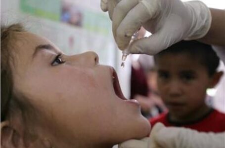 مد عمل حملة التطعيم ضد شلل الأطفال في الوحدات والمكاتب الصحية