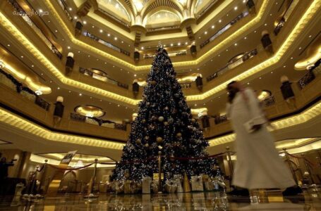 صور .. السعودية تحتفل بالكريسماس للمرة الأولي في تاريخها