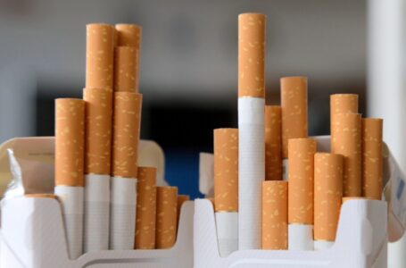 جهاز حماية المستهلك يقرر إلزام شركات السجائر بطباعة الأسعار على العبوات