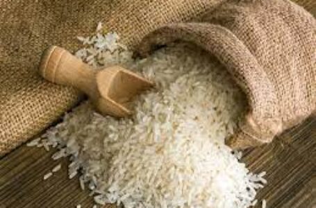 الحكومة تنفي زيادة أسعار الأرز التمويني