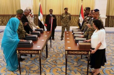 مجلس السيادة الانتقالي في السودان: لن يفلت أي معتدي من العقاب بعد وقوع ” شهداء وجرحي” 