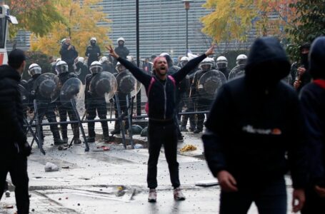 بروكسل: اعتقال 11 شخصا بعد مظاهرات ضد قواعد كورونا 