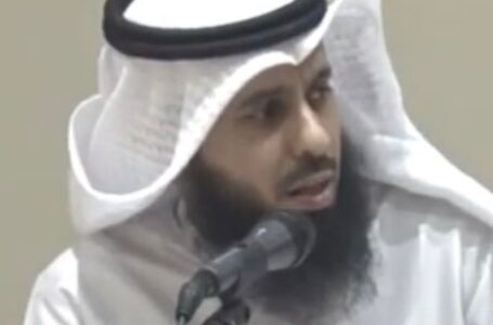 محمد آل جدعان يعلن استقالته من الإمامة بسبب التباعد بين المصلين في المساجد ويفتح النار علي الأوقاف