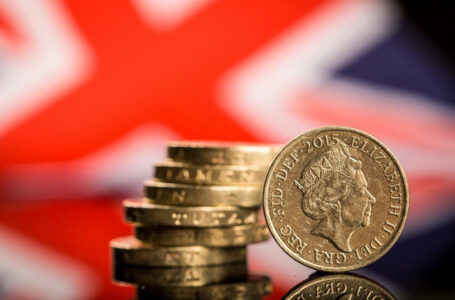 انتعاش ضعيف في الاقتصاد البريطاني ومخاوف من التضخم مطلع 2022 (دراسة)