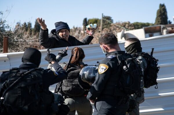 إسرائيل تتراجع عن إخلاء عقار فلسطيني في القدس الشرقية بعد مواجهة مع ساكنيه