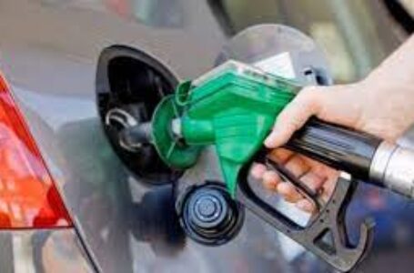 البترول: رفع سعر البنزين 25 قرشا وتثبيت سعر السولار