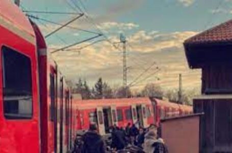 مقتل شخص وإصابة عشرة على الأقل في حادث تصادم قطارين قرب ميونخ