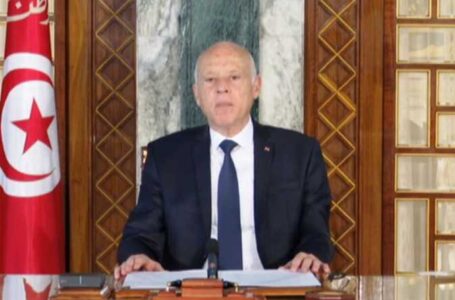 رئيس تونس يعلن حل البرلمان
