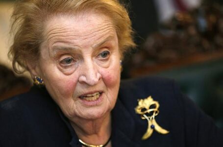 وفاة مادلين أولبرايت أول سيدة تشغل منصب وزير خارجية أمريكية عن 84 عاما