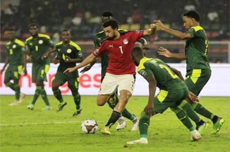 إعادة مباراة مصر والسنغال في قطر ودون جماهير.. فرج عامر ينفرد