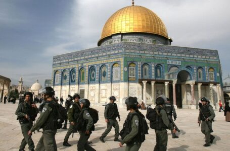 بالرغم من تحذير ساسة فلسطين اقتحام 166 مستوطنًا المسجد الأقصى