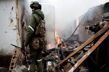 15 قتيلاً بقصف روسي على مبنى سكني أوكراني