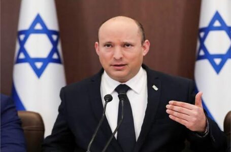 رئيس الوزراء الإسرائيلي يعتزل الحياة السياسية ووزيرة الداخلية تقود حزبه