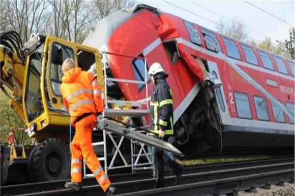 ارتفاع حصيلة المصابين في تصادم قطار ألمانيا بينهم 16 بحالة خطيرة