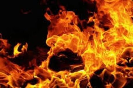 زوج يشعل النيران في جسده بسبب زوجته