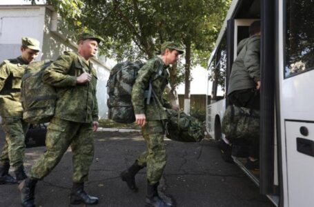 مكتب للتجنيد العسكري في روسيا يتعرض لإطلاق نار