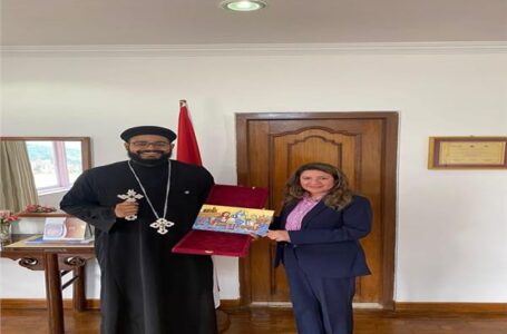 كاهن الكنيسة الأرثوذكسية يزور السفارة المصرية في نيبال