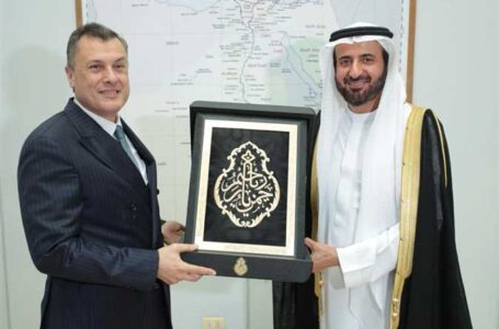 وزير السياحة يجتمع مع وزير الحج والعمرة السعودي