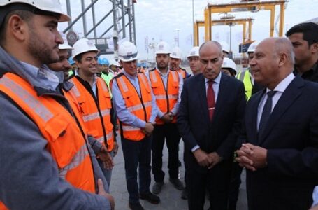 وزير النقل يبدأ التشغيل التجريبي لمحطة تحيا مصر بميناء الإسكندرية
