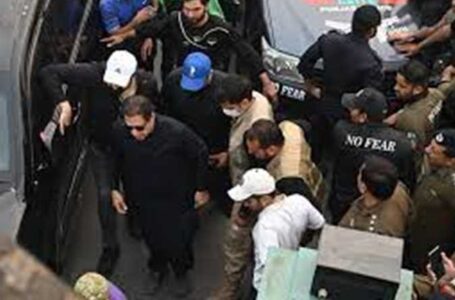 مصر تدين محاولة اغتيال عمران خان رئيس الوزراء الباكستاني السابق