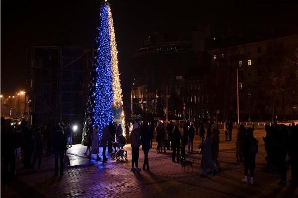 أوكرانيا تحتفل بأعياد الكريسماس في الظلام