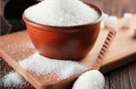 سعر السكر ينخفض داخل المجمعات الاستهلاكية ١٠ جبيهات عن السوق الخارجية