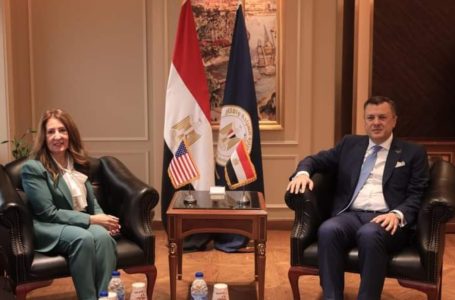 وزير السياحة يلتقي السفيرة الأمريكية لبحث التعاون بمجال الاستثمار الفندقي
