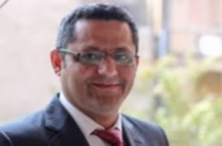 نقيب الصحفيين يرفض الحبس في قضايا الفتوى: تهديد لحرية النشر