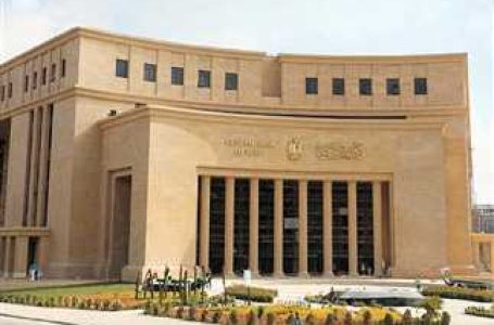 عودة الحياة المصرفية.. البنوك تفتح أبوابها اليوم بعد إجازة العيد