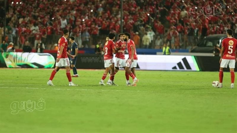 الأهلي يحسم القمة