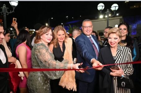 محافظ جنوب سيناء يفتتح الدورة العاشرة من مهرجان شرم الشيخ الدولي للمسرح الشبابي